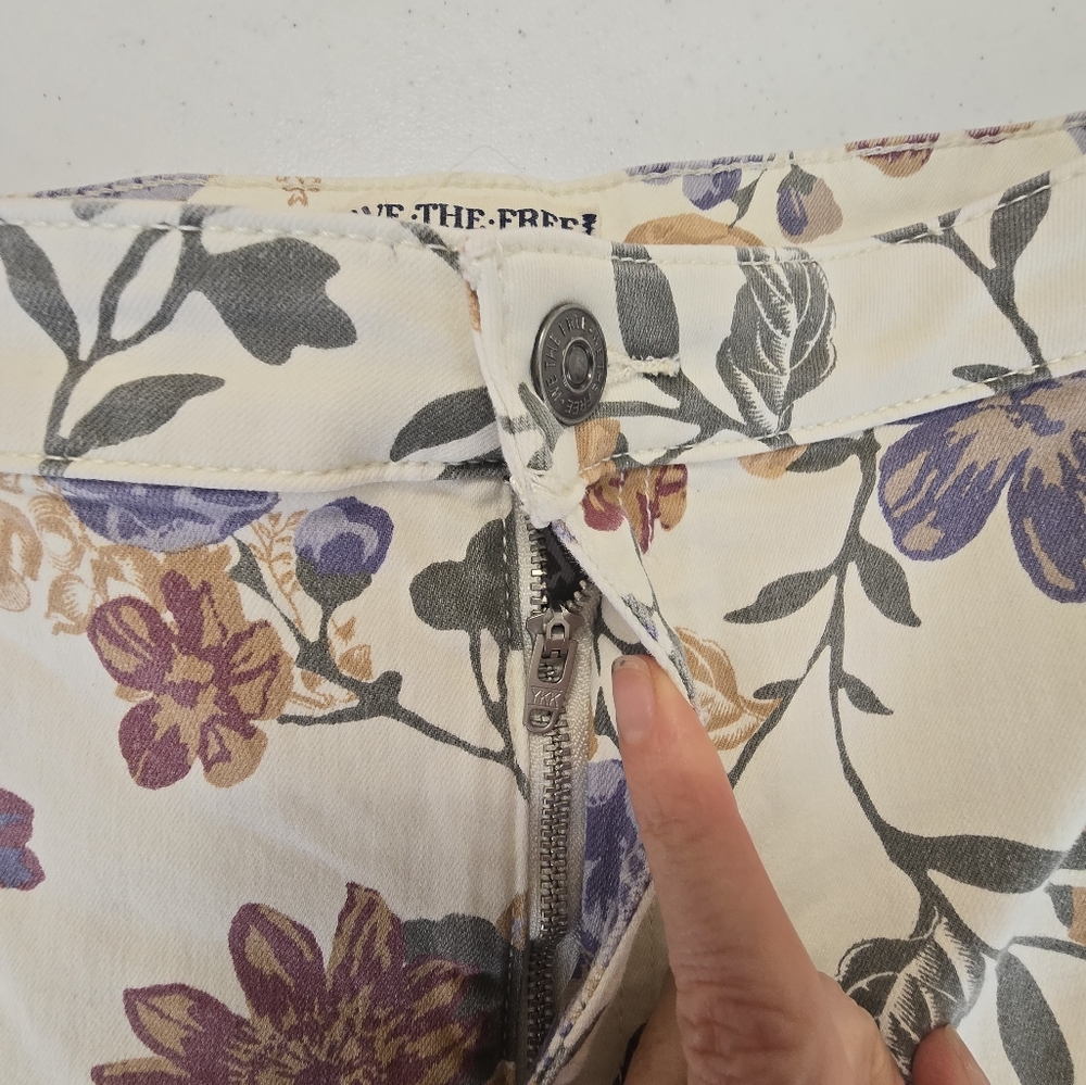 FREE PEOPLE We The‎ Free Crop Youthquake Print Flare Jeans Women's 28 Floral - Picture 10 of 13